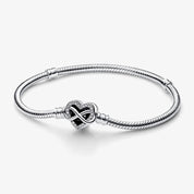 Pulsera con dijes de plata de ley 925