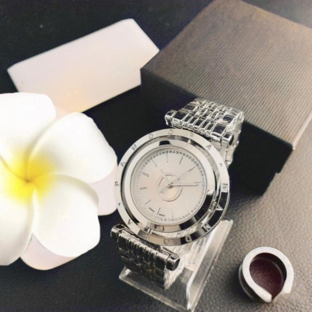 Relojes analógicos con corona con logotipo