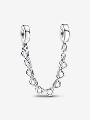 Dije de cadena de seguridad con eslabones de corazón